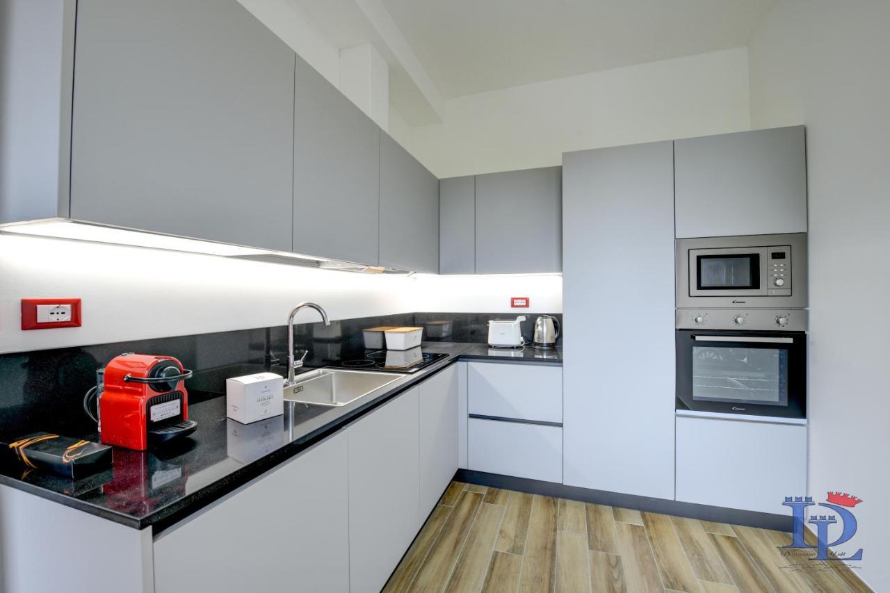 Desenzanoloft Official Partner Marriott Homes & Villas - Palazzo Visconti Luxury Suite Ντεζεντσάνο ντελ Γκάρντα Εξωτερικό φωτογραφία
