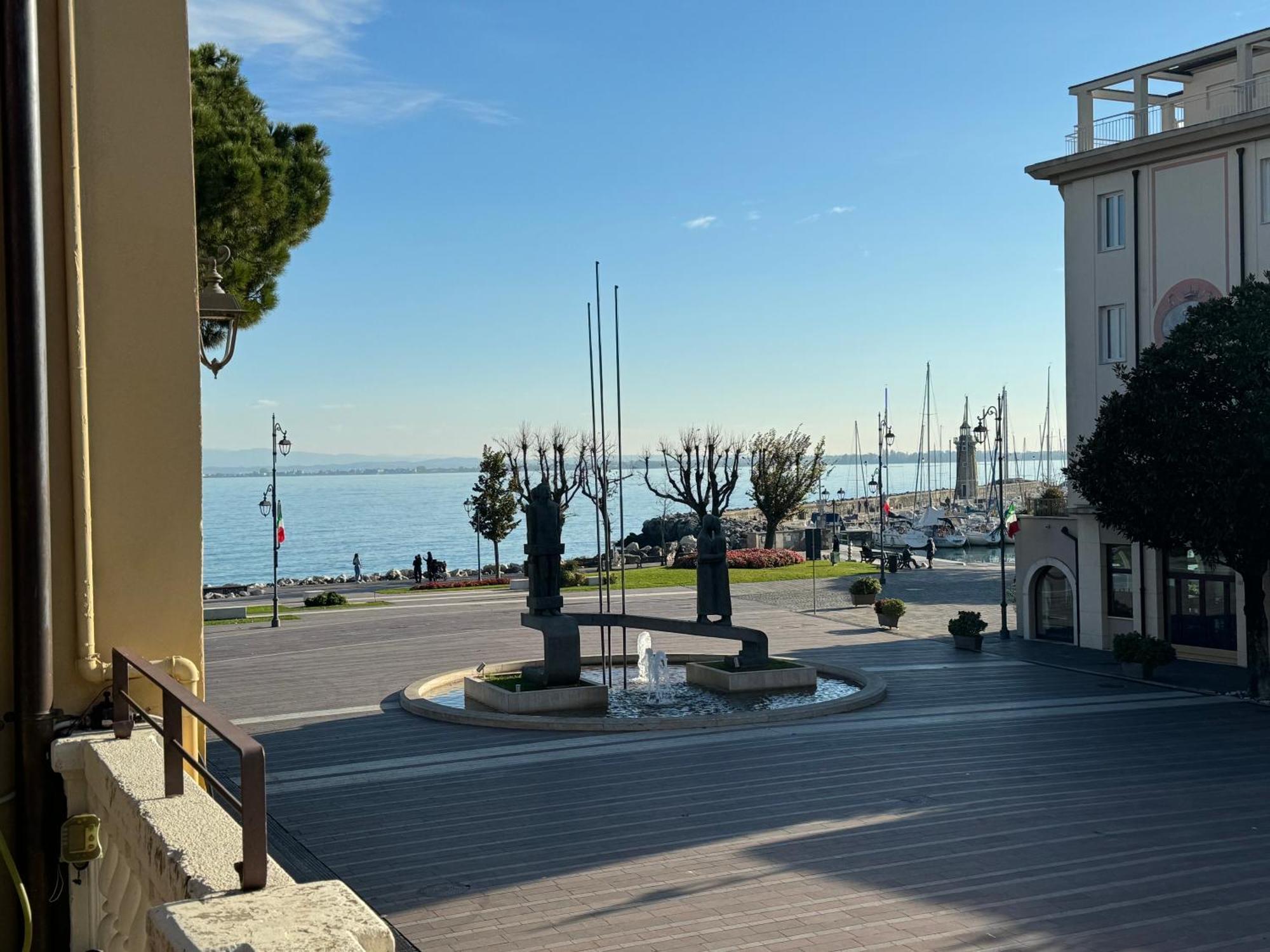 Desenzanoloft Official Partner Marriott Homes & Villas - Palazzo Visconti Luxury Suite Ντεζεντσάνο ντελ Γκάρντα Εξωτερικό φωτογραφία