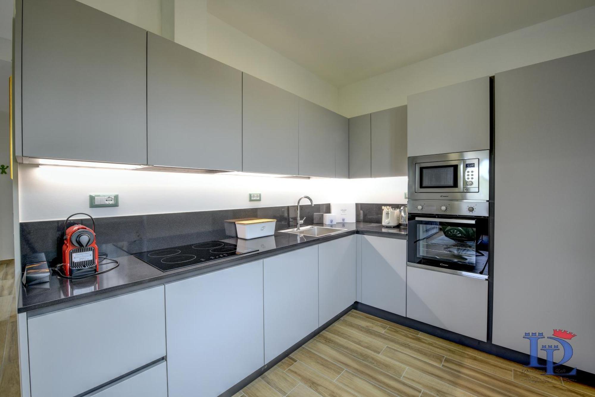 Desenzanoloft Official Partner Marriott Homes & Villas - Palazzo Visconti Luxury Suite Ντεζεντσάνο ντελ Γκάρντα Δωμάτιο φωτογραφία