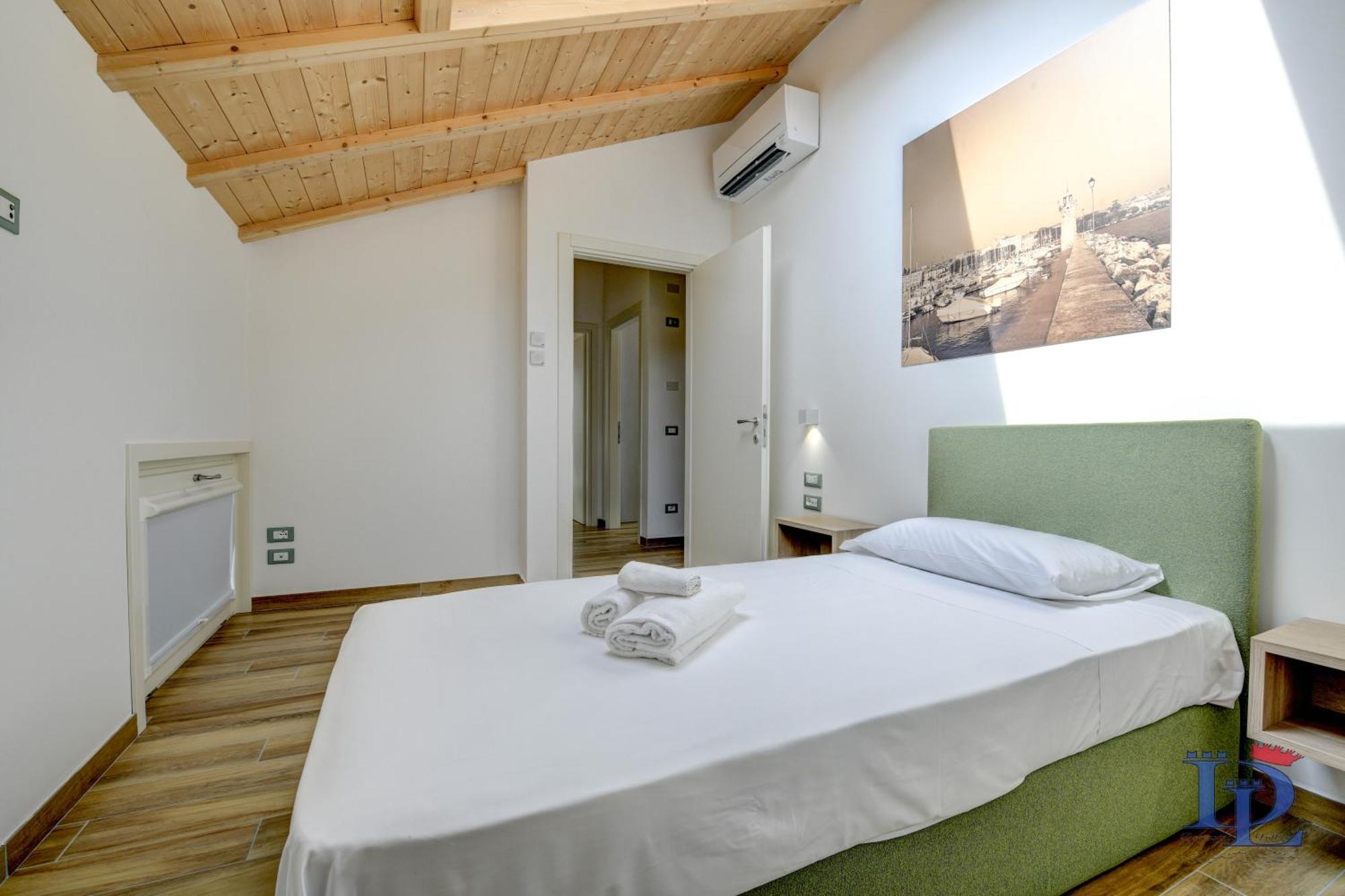 Desenzanoloft Official Partner Marriott Homes & Villas - Palazzo Visconti Luxury Suite Ντεζεντσάνο ντελ Γκάρντα Δωμάτιο φωτογραφία